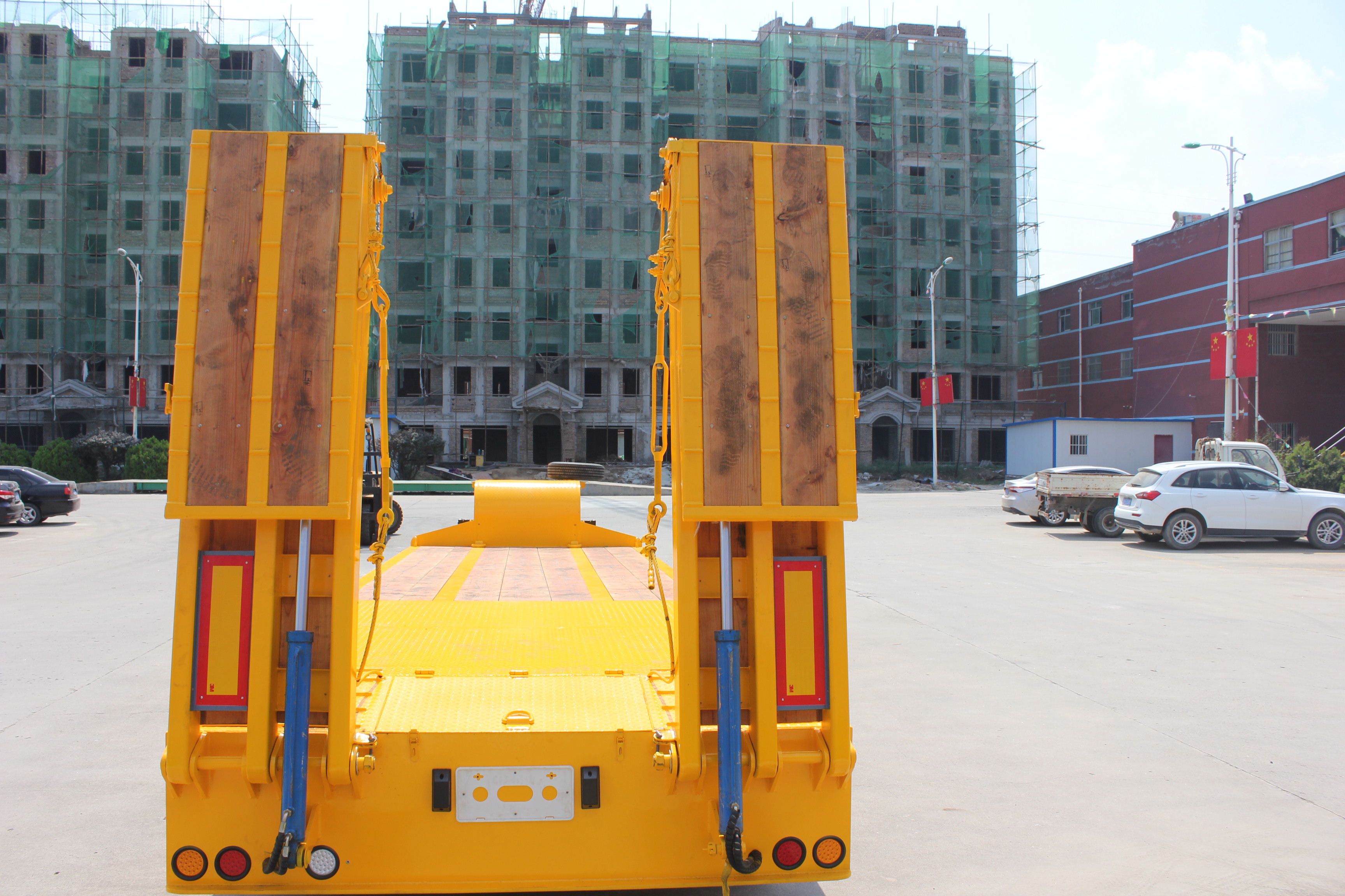 Heavy Load Gooseneck Lowboy Semi Trailer for Excavator Transport 3 Axles 4 Axles 12m 15m