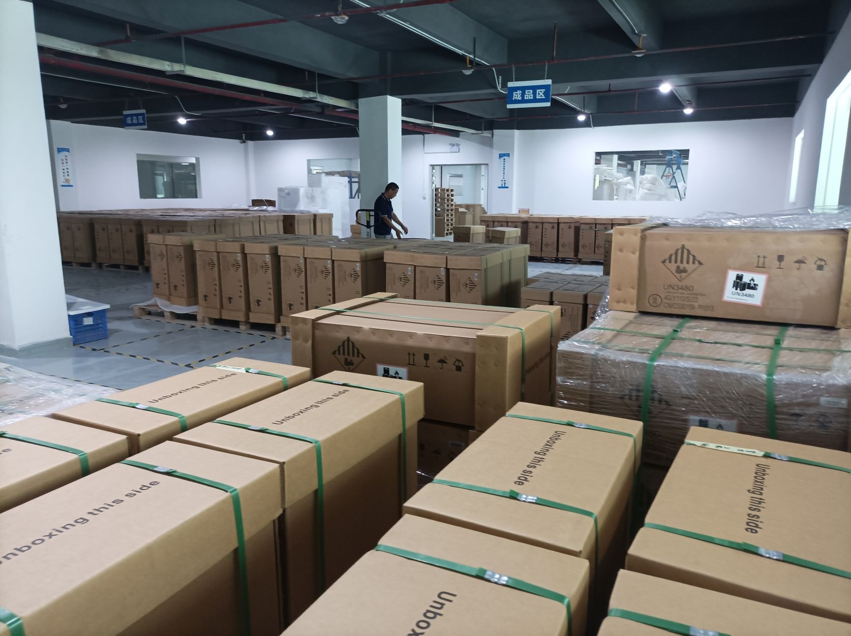 48V 200AH BMS Wall Mounted Lithium Battery Customized 139WH/KG