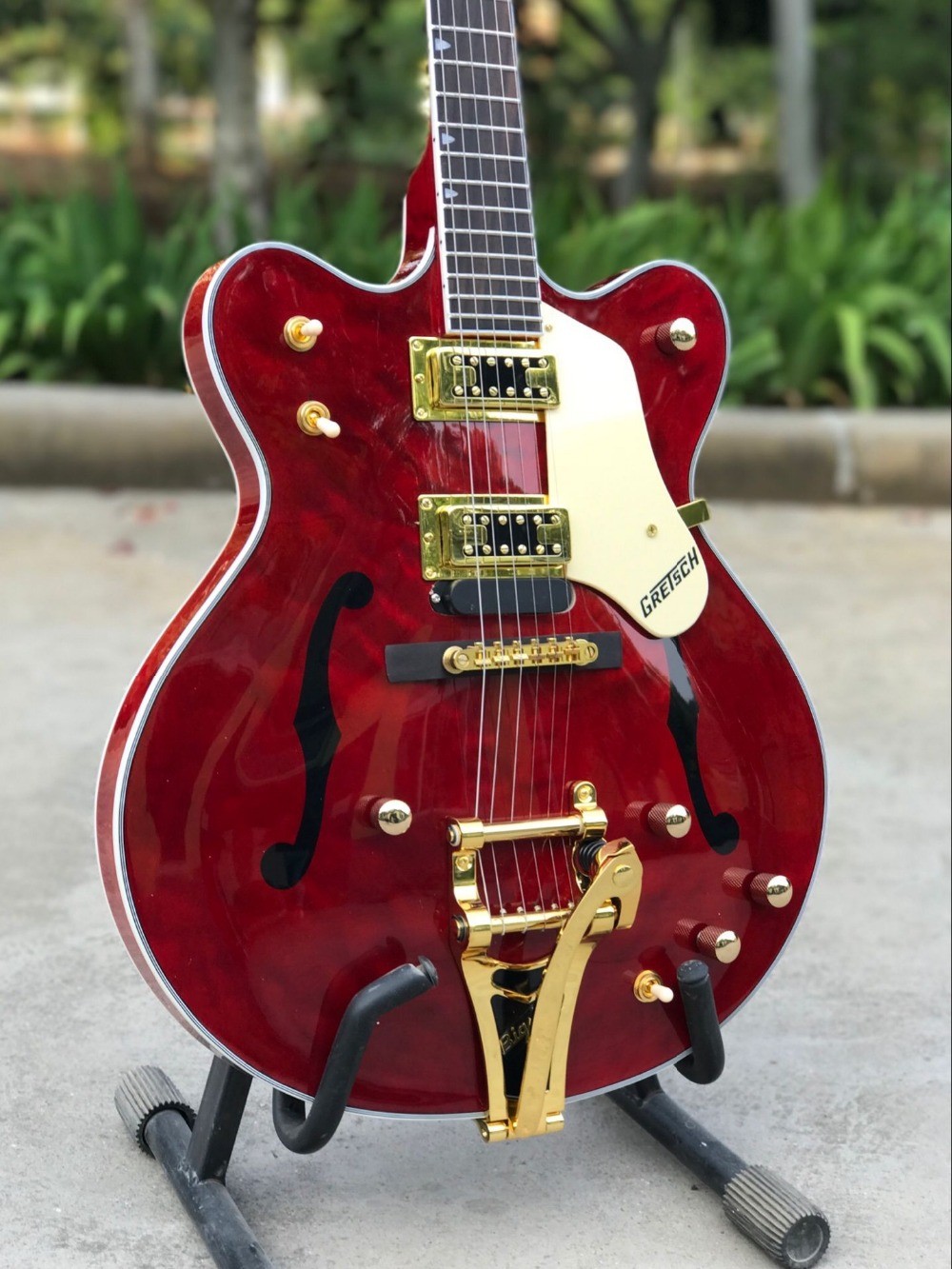 Custom shop ES-335 F hollow body jazz Electric Guitar 6 Strings red guitar with Gold hardware vibrato system