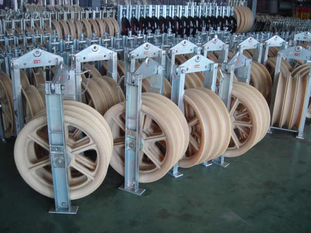 ISO Stringing Big Size Conductor Wire Rope Drive Pulley 110MM Sheave Width
