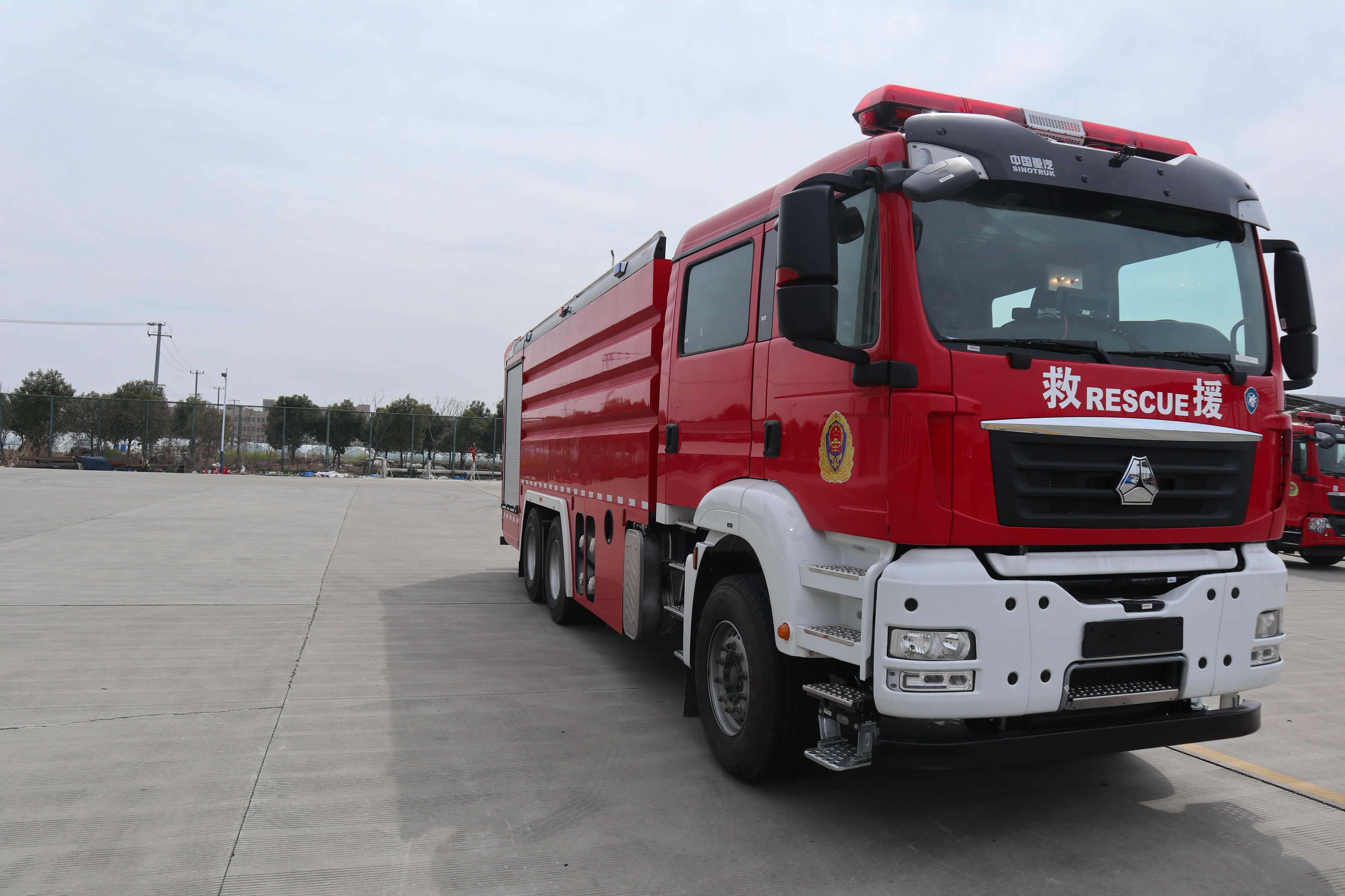PM170/SG170 Fire Truck Water Tank Water 11800L Foam 5000L Fire Fighting Vehicles