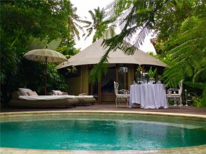Quality Resort Lodge Luxury Hotel Tents 20-100 Square Meters PVDF Membrane Tensile Shade wholesale
