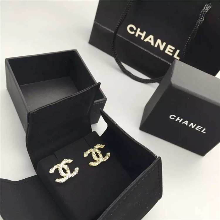 Logo Earrings in 18K Yellow Gold with Dropping Pearl Fashion Lady Jewelry Global Shipping