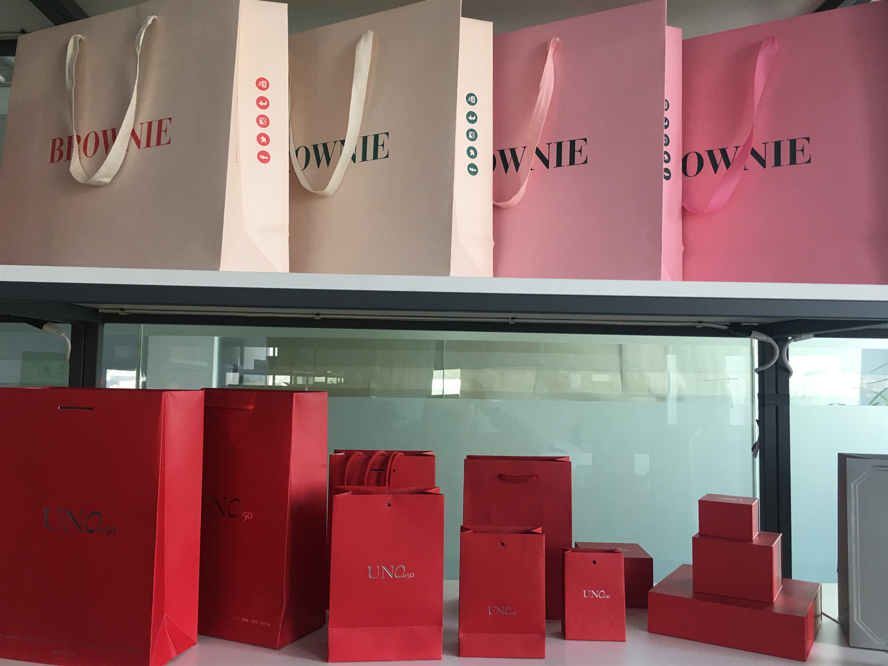 Red Bottom Folding Branded Paper Bags With Cotton Rope , Silver Foil Logo