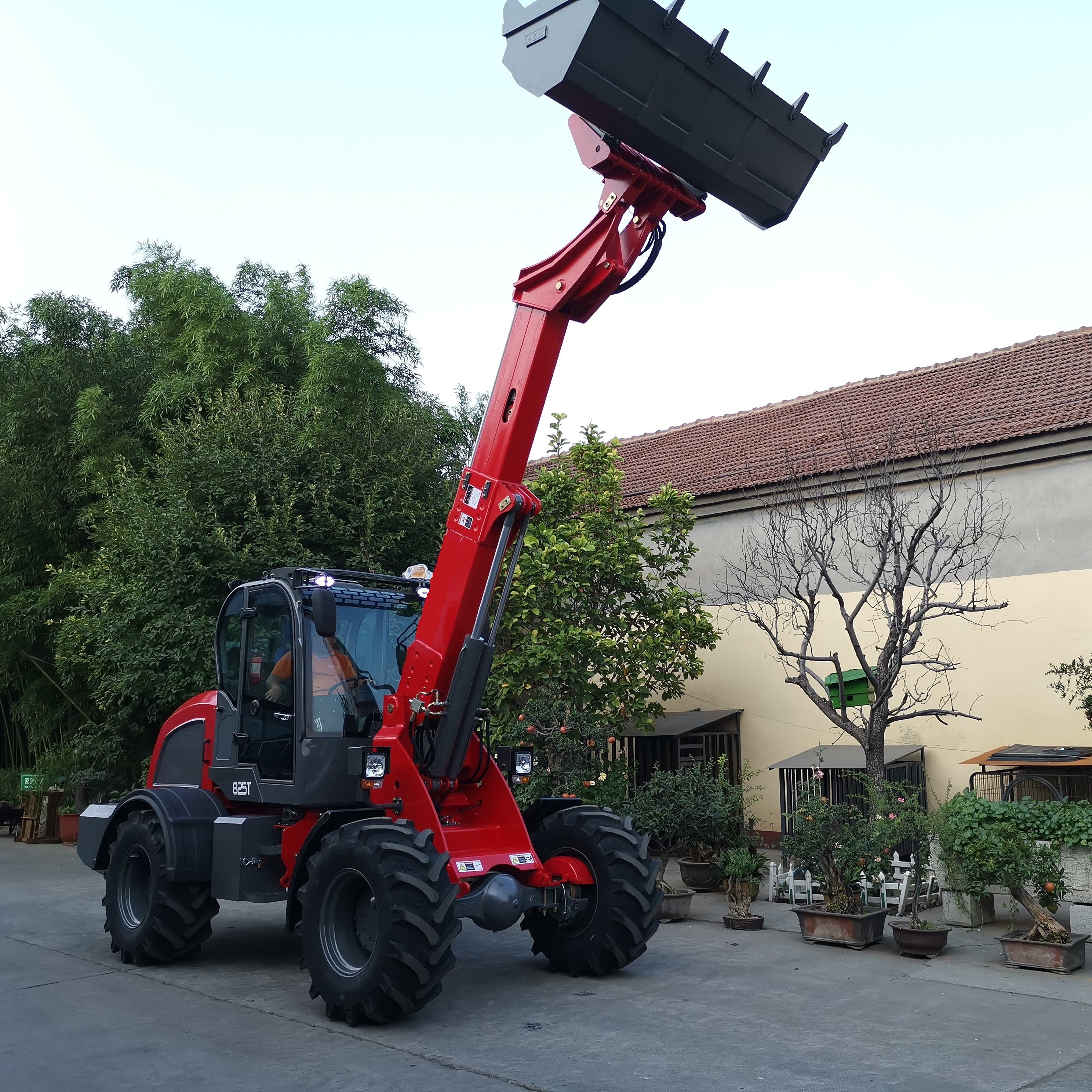Good Mobility Front Telescopic Wheel Loader 4WD With Extend Bucket Boom