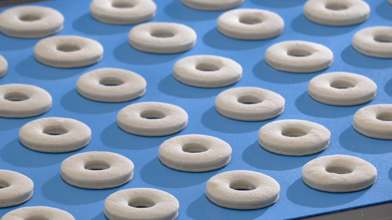 Customized Donut Processing Equipment Semi-Automatic Donut Forming Line For Food Factory