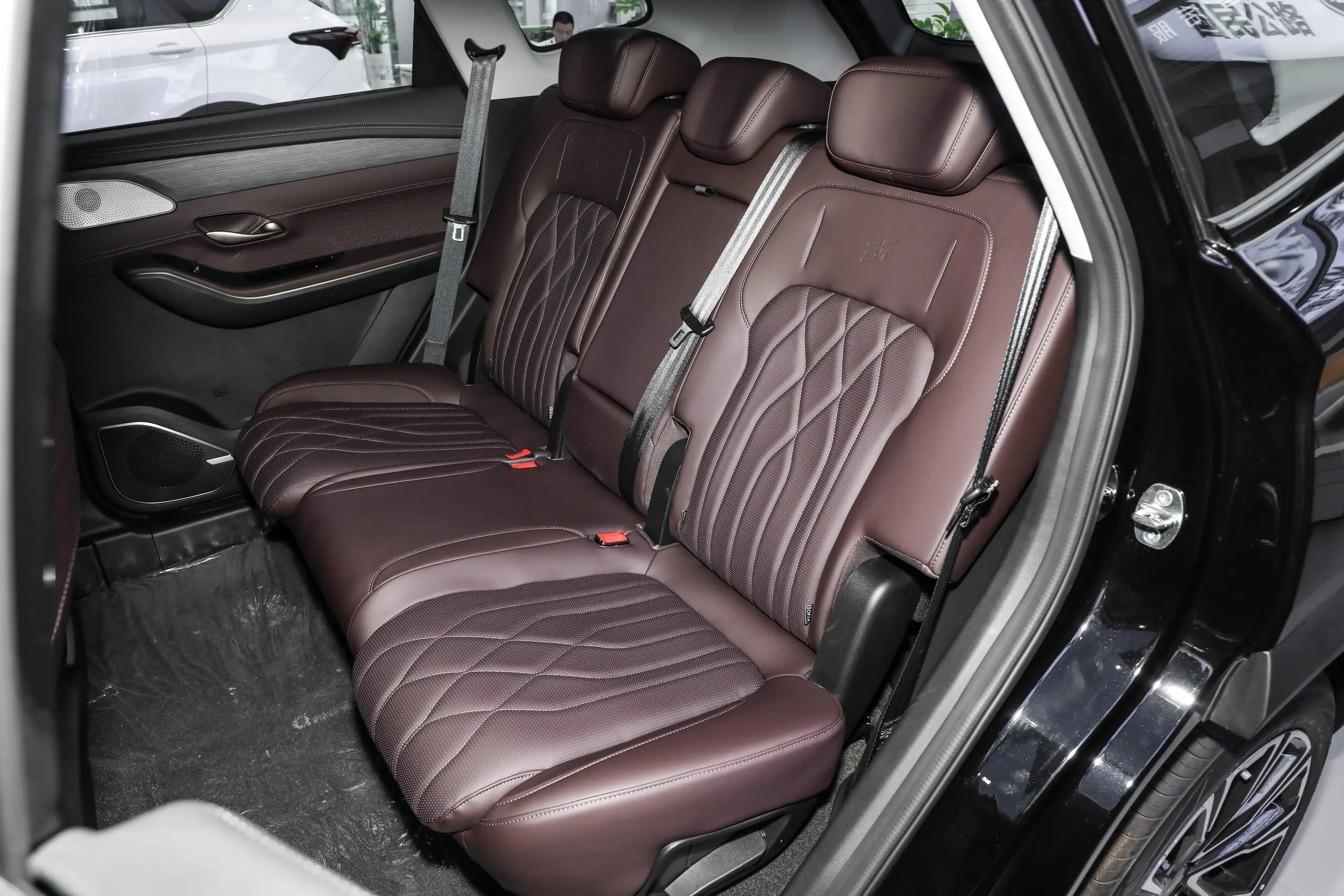 2024 Jetour X90 Pro 2.0TD DCT Edition 5/7-Seater SUV Euro VI High Energy Electric Front Window and R20 Tire Size