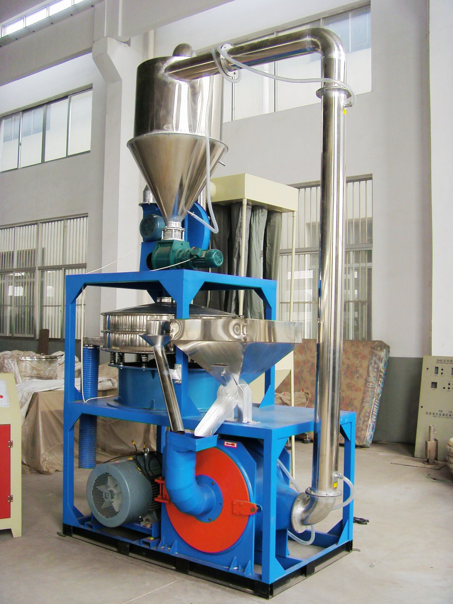 Air - Cooled Plastic Granulator Machine Vibration Principle No Dust Abrasion Resistance