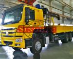 6x4 Truck Mounted Hydraulic Crane , 10 Tons Lifting Load Truck Mounted Crane