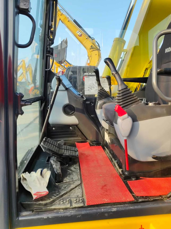 7 Ton Used Komatsu PC70 Excavator 48.5kw Power Second Hand Digger