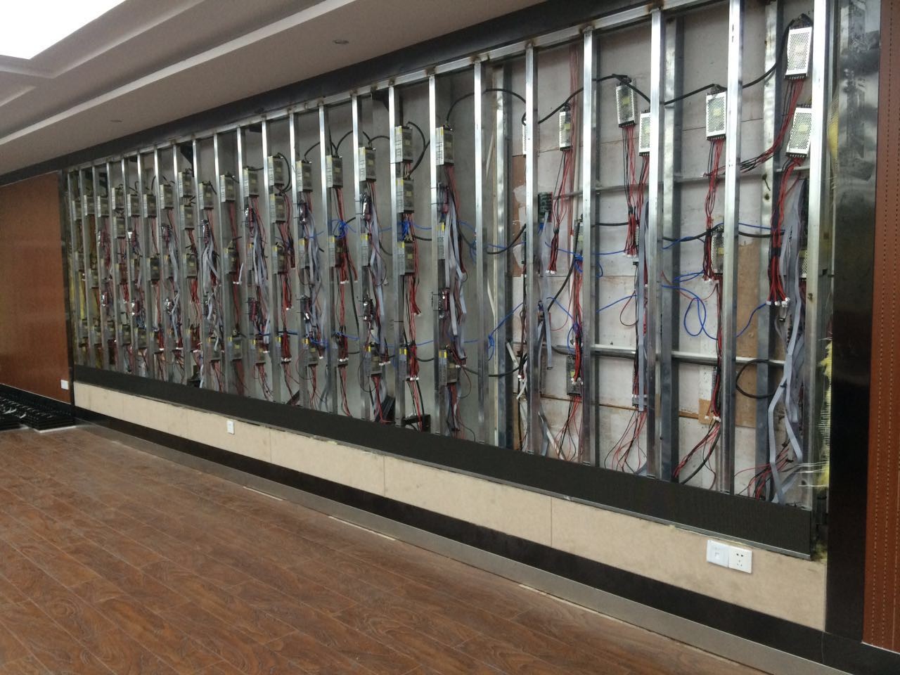 Magnet Install Indoor LED Video Screen AC220V/50Hz 128*64 Module Resolution Shenzhen Factory