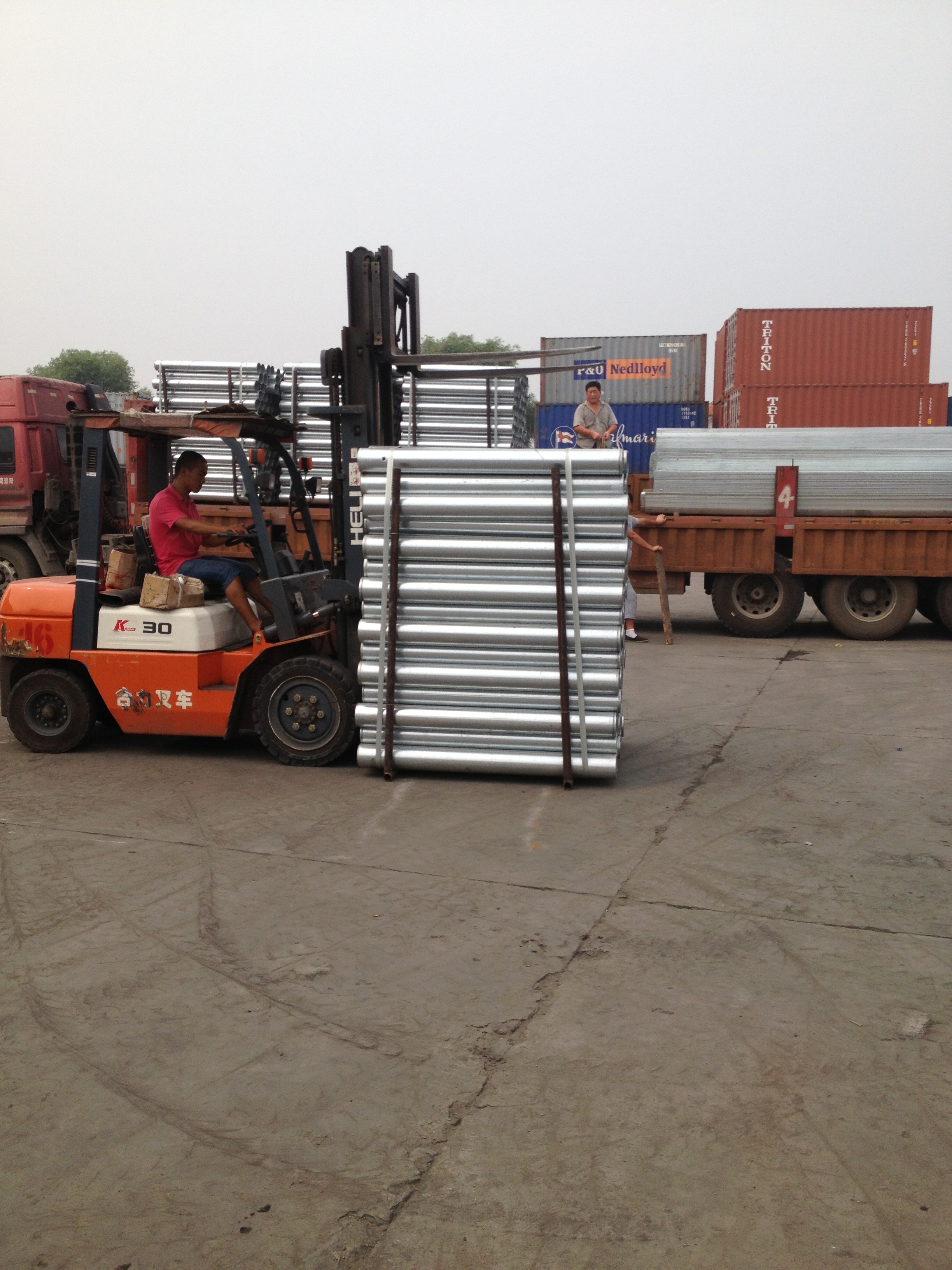 Road Traffic Safety Galvanized Metal Round Newel Post for Highway Guardrail Post