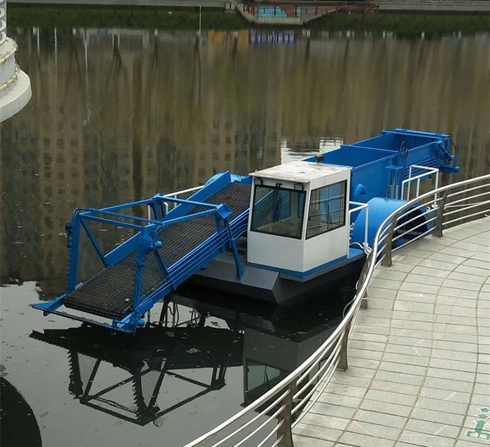 Customized 10 Cubic Model Eco Harvester For Optimal Environmental Weed Control