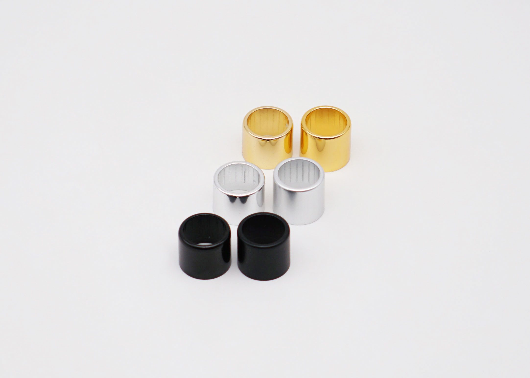 FEA10 Aluminum Cylinder Perfume Bottle Collar Appealing Surface Finish