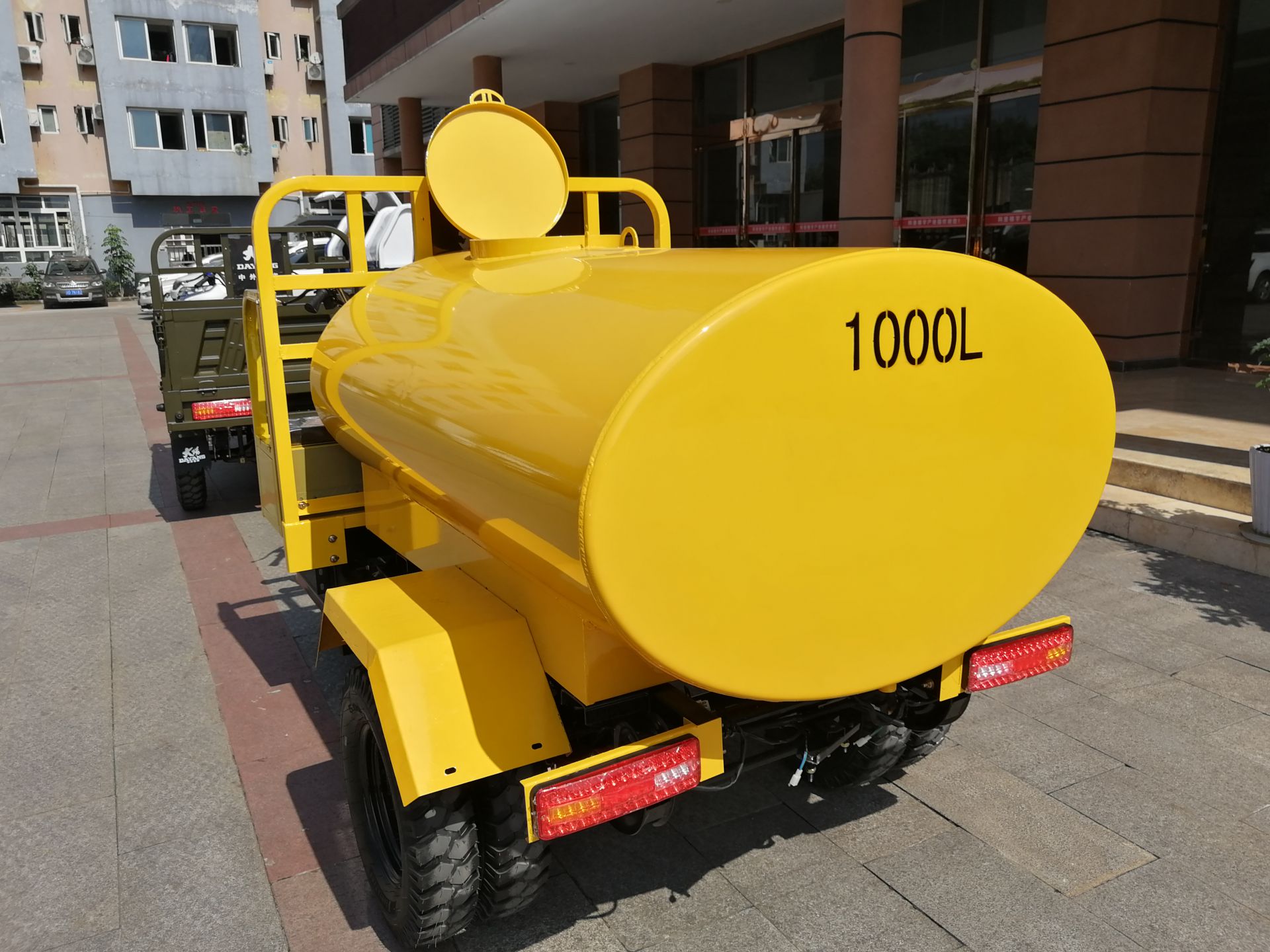 200cc Water Cooled Cargo Tricycle for Fire Fighting and Watering from Dayang Tricycle