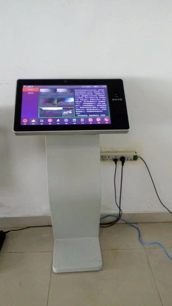 wall mounted 21.5" inch LCD touchscreen card reader kiosk with Android Win10/11 OS