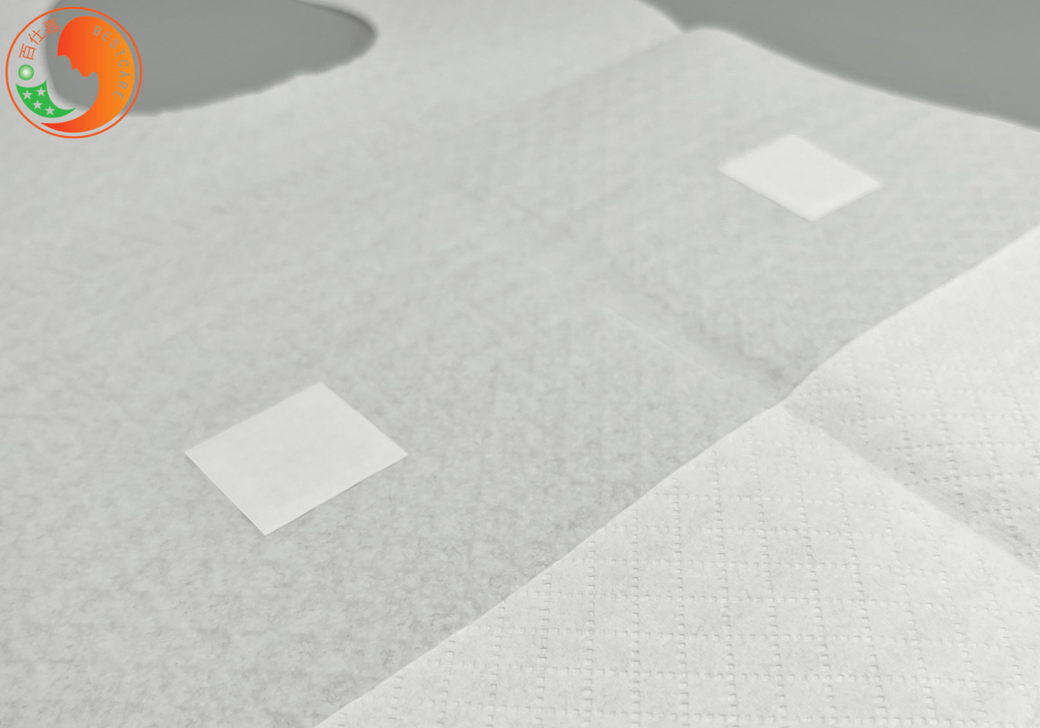 White Disposable Baby Bibs With Pouch Biodegradable100% Pure Cotton Messy Free OEM ODM