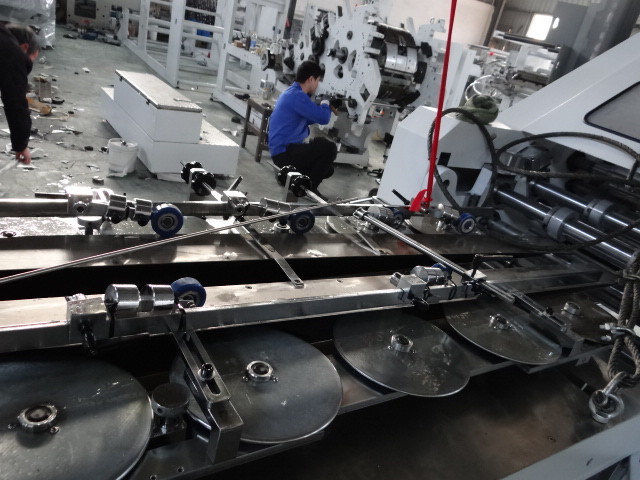 250pcs/Min Square Bottom Paper Bag Machine 295-640mm