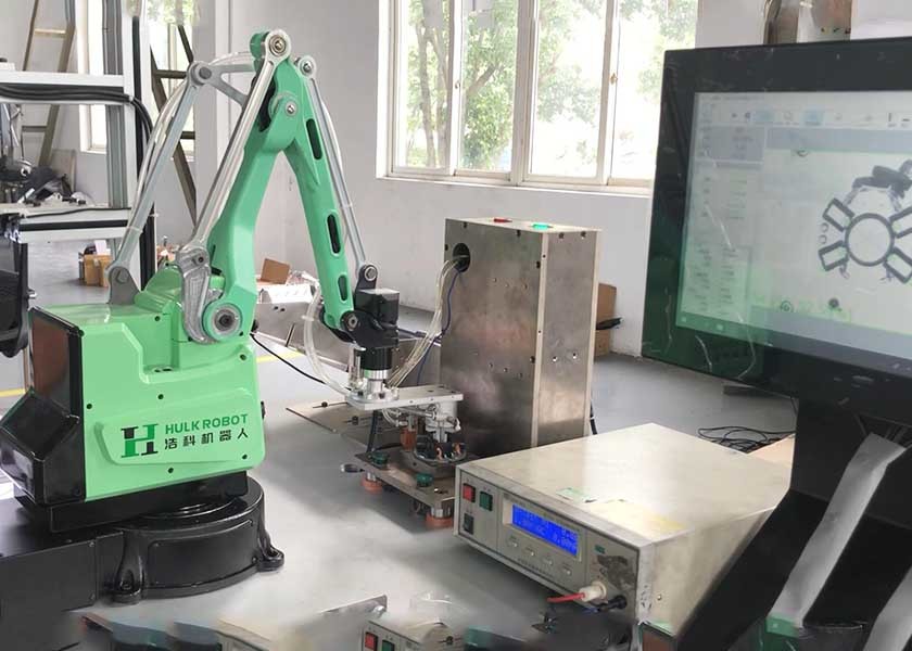 Automatic Industrial Robotic Arm