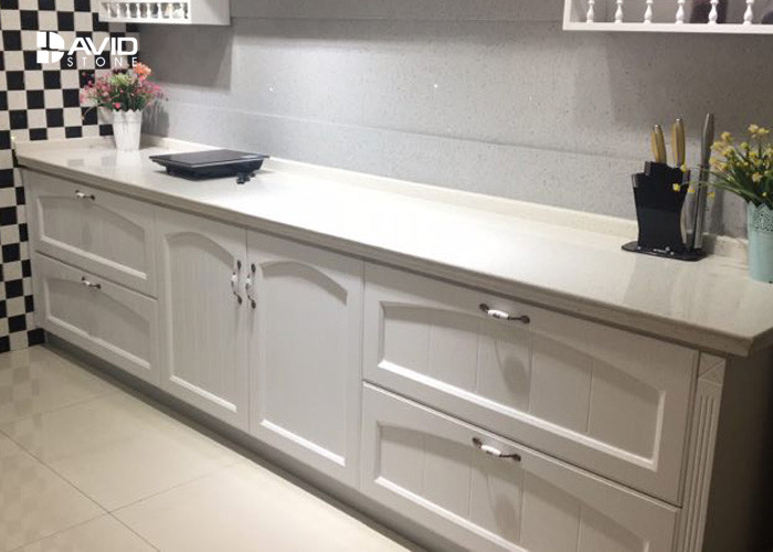 Man Made White Color Quartz Stone Countertops With Sparkle SGS ISO9001 Approved