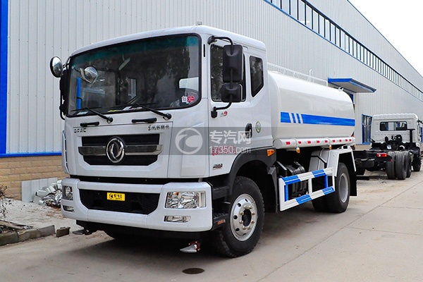 Dongfeng 9.4liter Water Trucks Watering Truck Road Sprinkler 8600X2480X3200 mm 9.7CBM