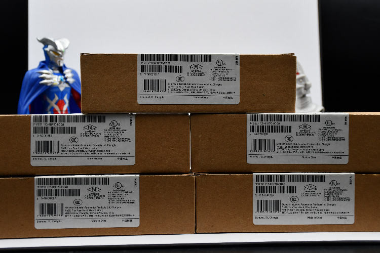 Siemens BUS Connector for use with ET 200SP, 6ES7193, SIMATIC