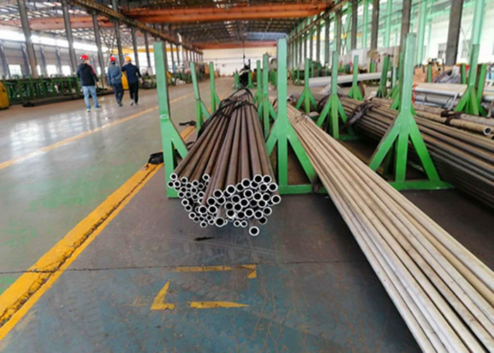 Long Stainless Steel Seamless Pipe High Hardness ASTM A312 ASME SA312