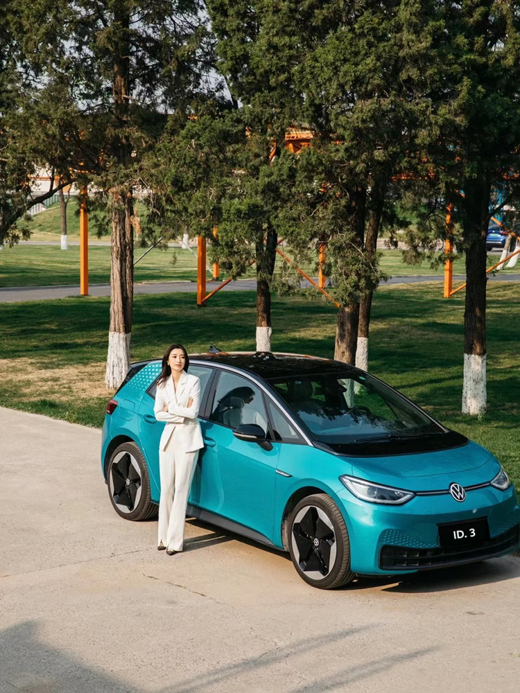 Electric Motor 2024 VW ID3 Pure Electric Car with 170 Horsepower and 5-Door 5-Seat Hatchback Body Structure Direct