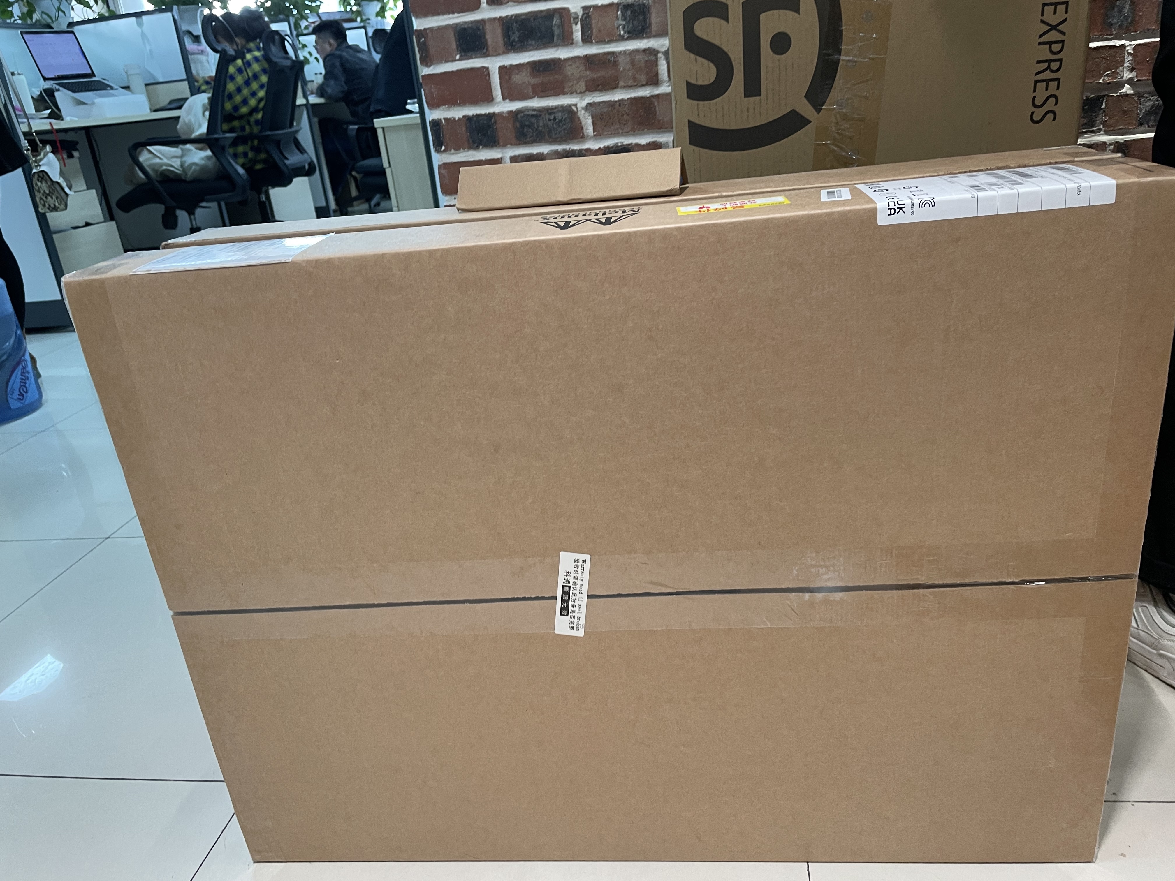 Quantum HDR InfiniBand Switch with 40 QSFP56 Ports and 2 Power Supplies AC Black