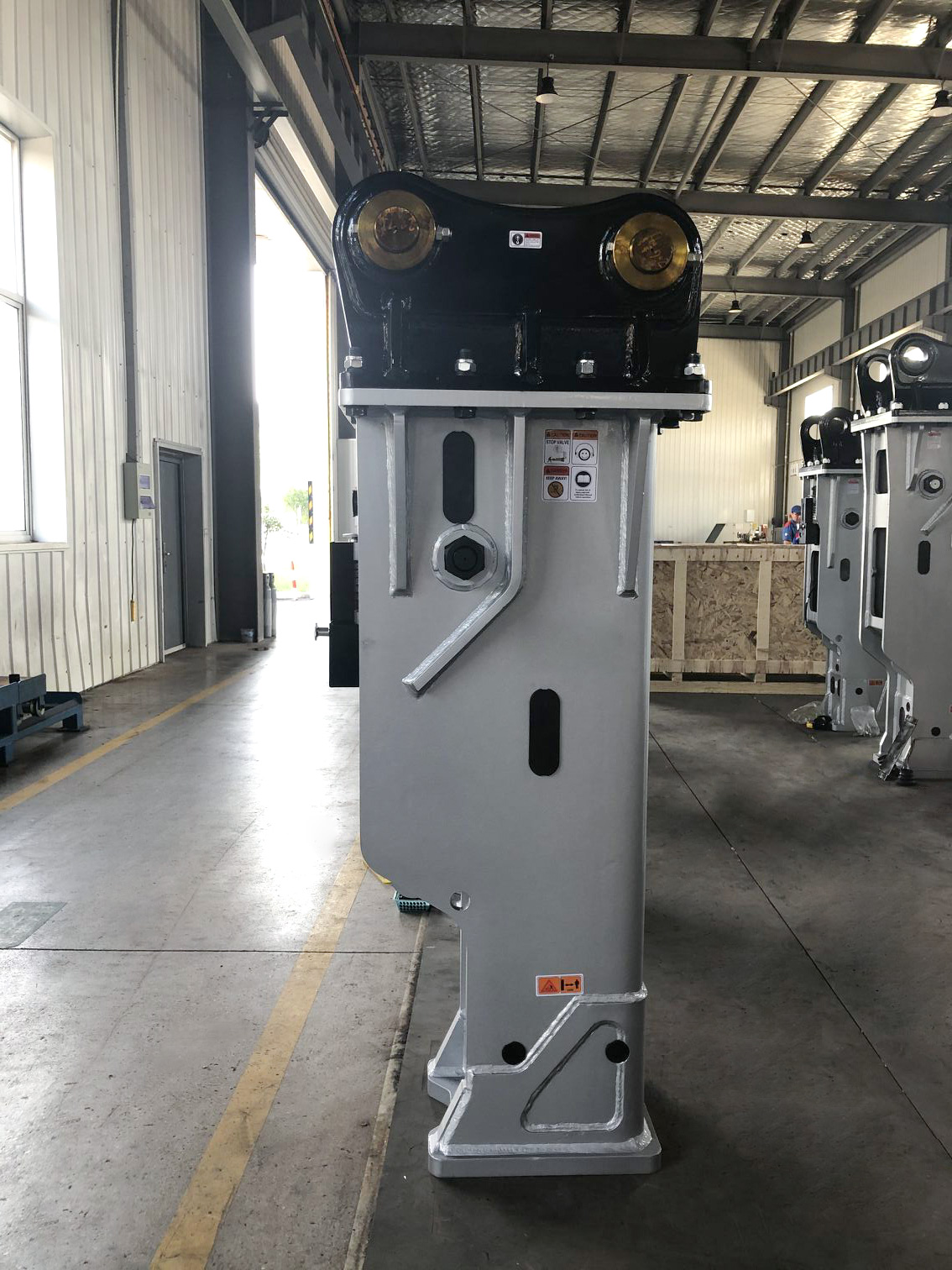 Heavy-Duty Hydraulic Breaker For Construction Machinery 160-180 Bar Operating Pressure 135mm Chisel Diameter 7