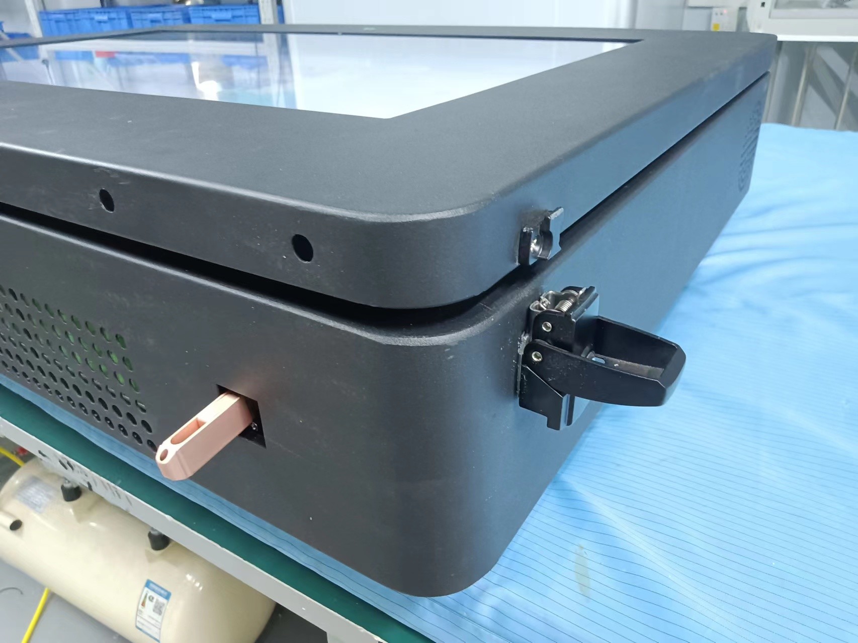Vga / Dvi / Usb Inputs Touch Screen Lcd Digital Signage 55" For Advertising