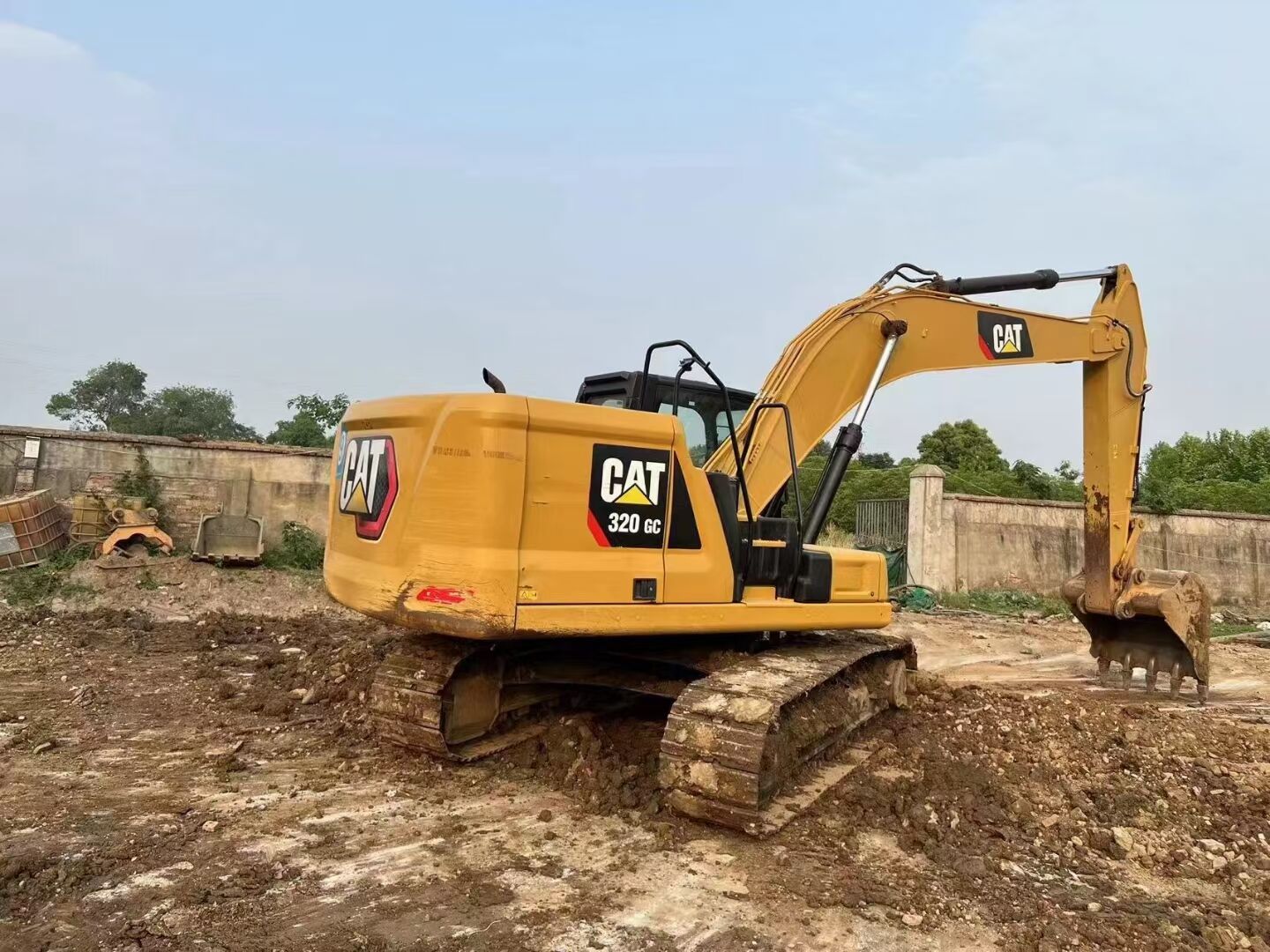 Second-Hand CATERPILLAR Excavator 1.2m³ Bucket Low Maintenance
