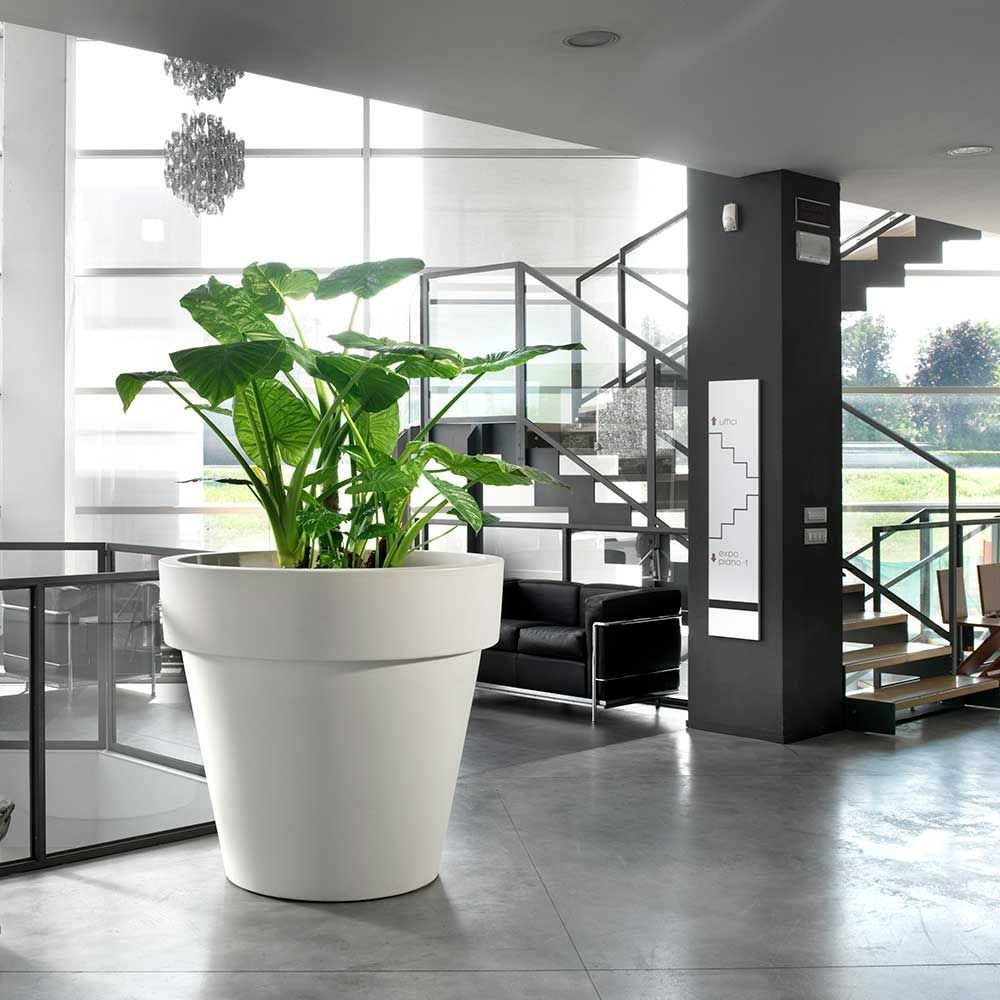 Unique Modern Fiberglass Flower Pots Glossy Finished For Indoor Outdoor Decor