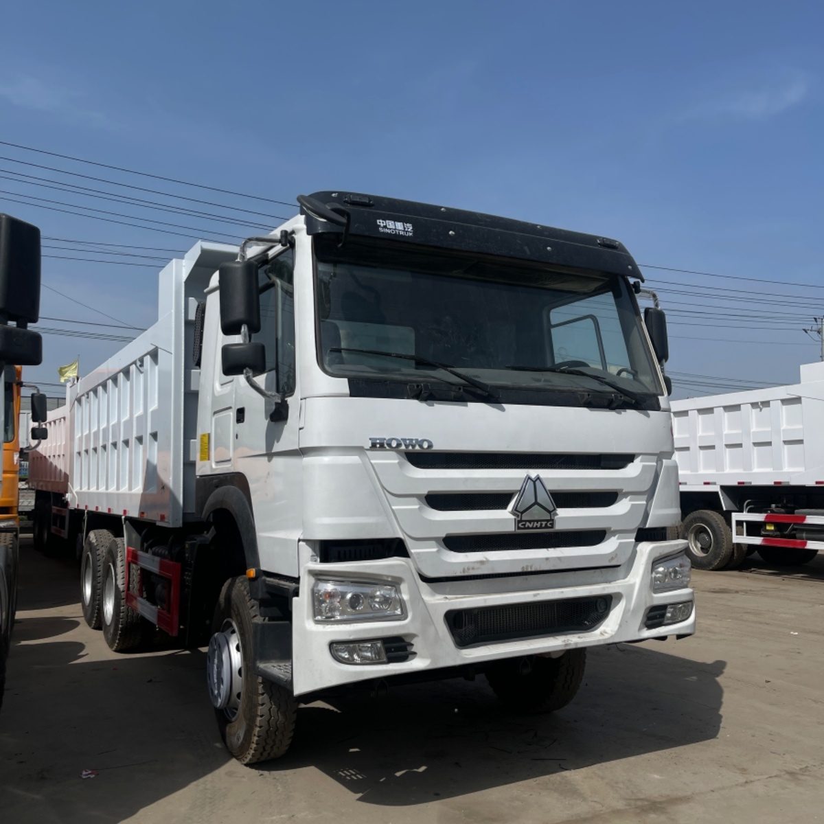 Yellow 6x4 Tipper Truck 336 371 375 HP Dump Truck for Versatile in Various Industries