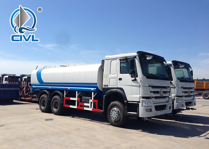 HoHan SInotruk Green Water Carrying Water Tanker Truck LHD 6X4 15 - 25CBM Drinking Water Truck