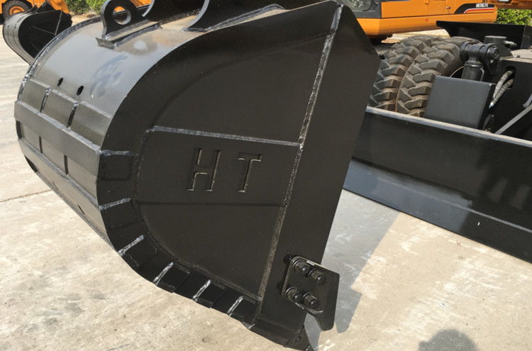 127hp 15ton Earth Excavation Machine With Four Wheel Drive