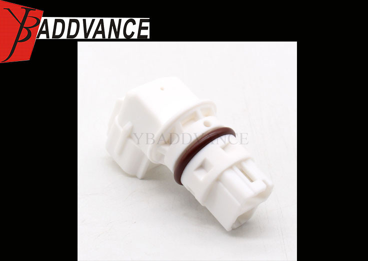 Top Quality Electric White 4 Pin Male Fuel Pump Harness Connector For Nissan