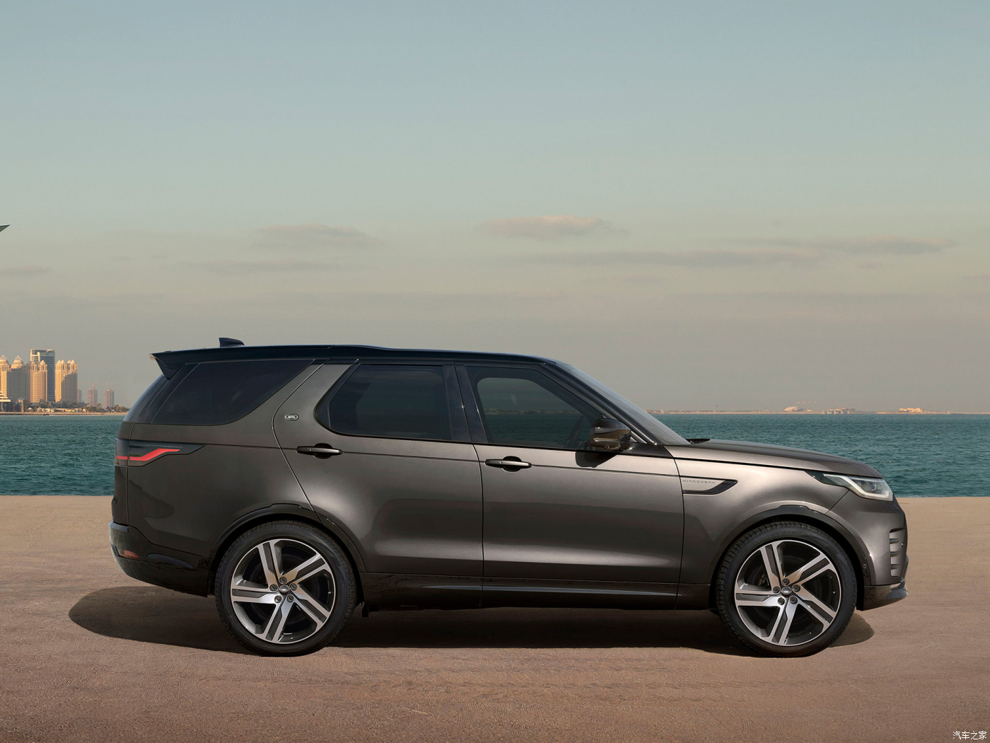 2023 Rand Rover Discovery SUV 2.0T 300HP L4 Turbo Gasoline 7-Seater Electric Copilot Seat Adjustment Automatic Gear Box