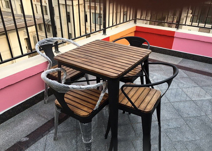 Simple Modern Solid Wooden Outdoor Furniture Balcony Table Chair Set For Leisure Cafe Bar