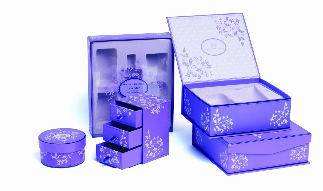 Custom design paper cosmetic packing box with EVA, plastic or flocking foam insert