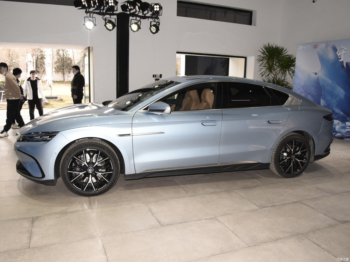 Han 2023 EV BYD Full Electric Car 610KM Four Drive Flagship Glacier Blue