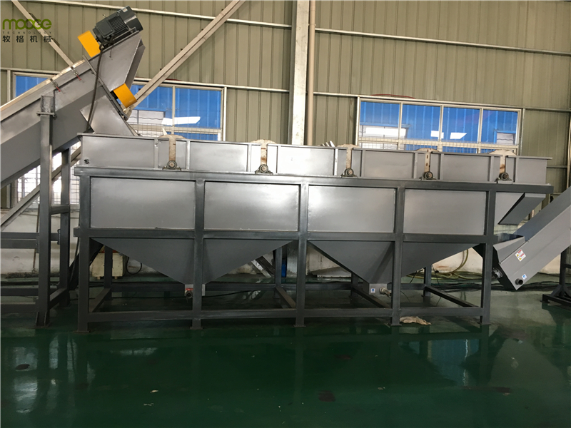 Semi Automatic Plastic Film Recycling Machine Mulching HDPE Waste