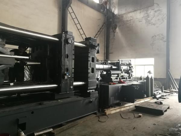 Painting Bucket Plastic Injection Molding Machine 580 Ton For Different Size