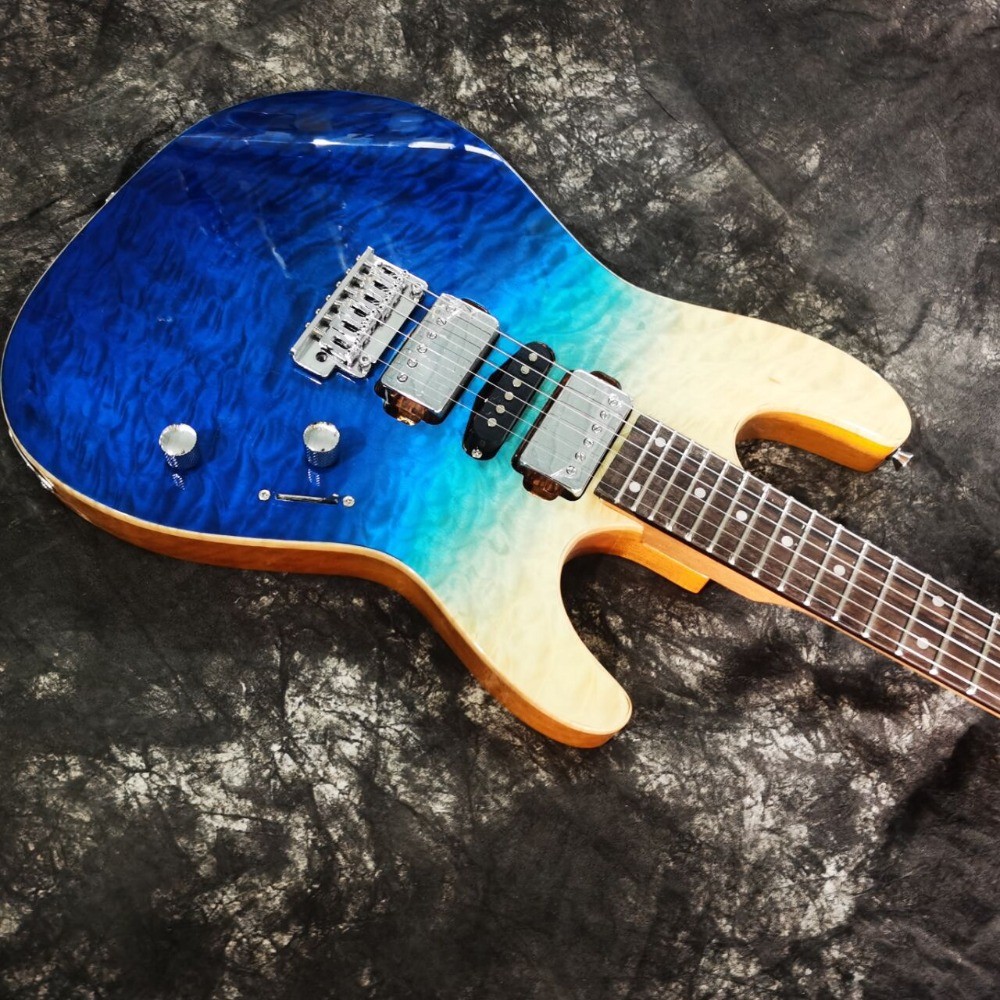 2021 New Style Flamed Maple Top Customized Electric Guitar in Blue Color