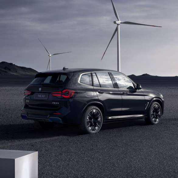 Smart And Eco Friendly BMW IX3 Electric Car With 4746 X 1891 X 1683mm Dimensions