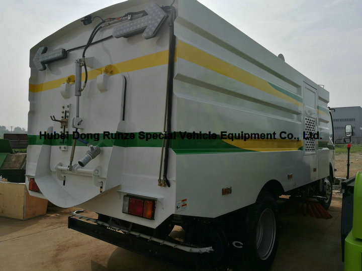 Multifunctional ISUZU Road Cleaning Truck , Vacuum Broom Sweeper Truck