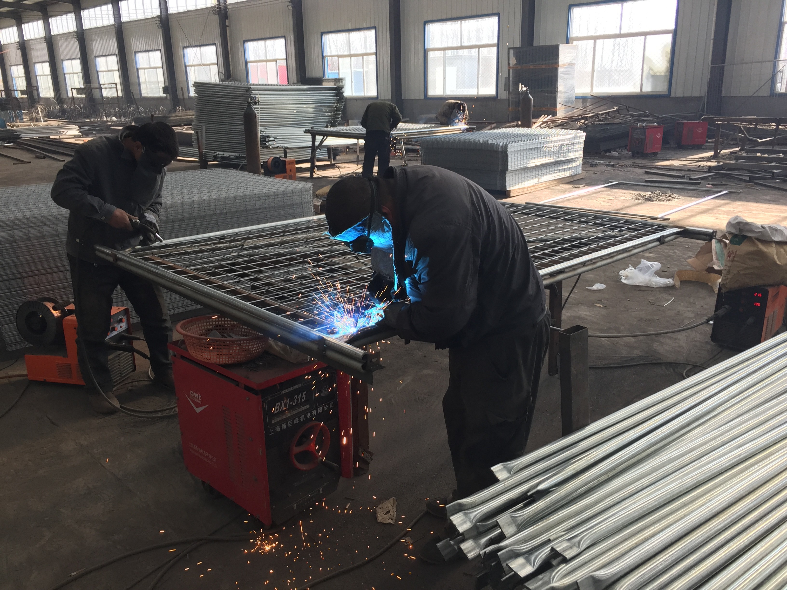 Hot Dipped Galvanized Temporary Fence Barriers For Outdoor 2100mmx2400mm