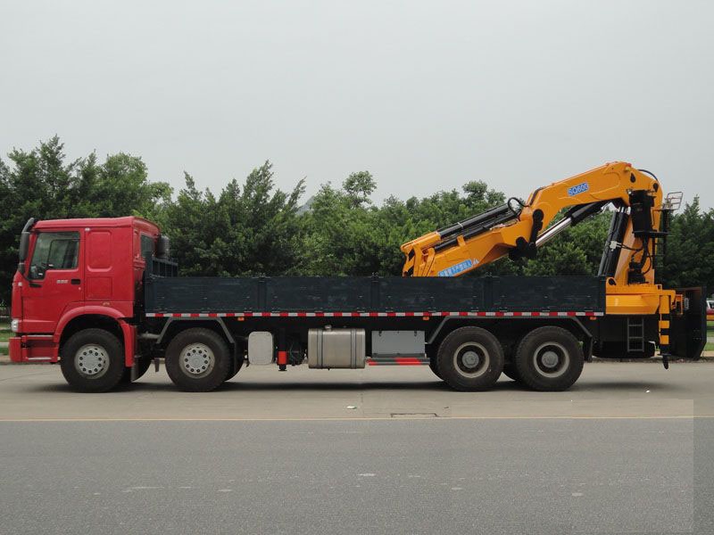 30t Knuckle And Telescopic Boom Lorry Mounted Crane