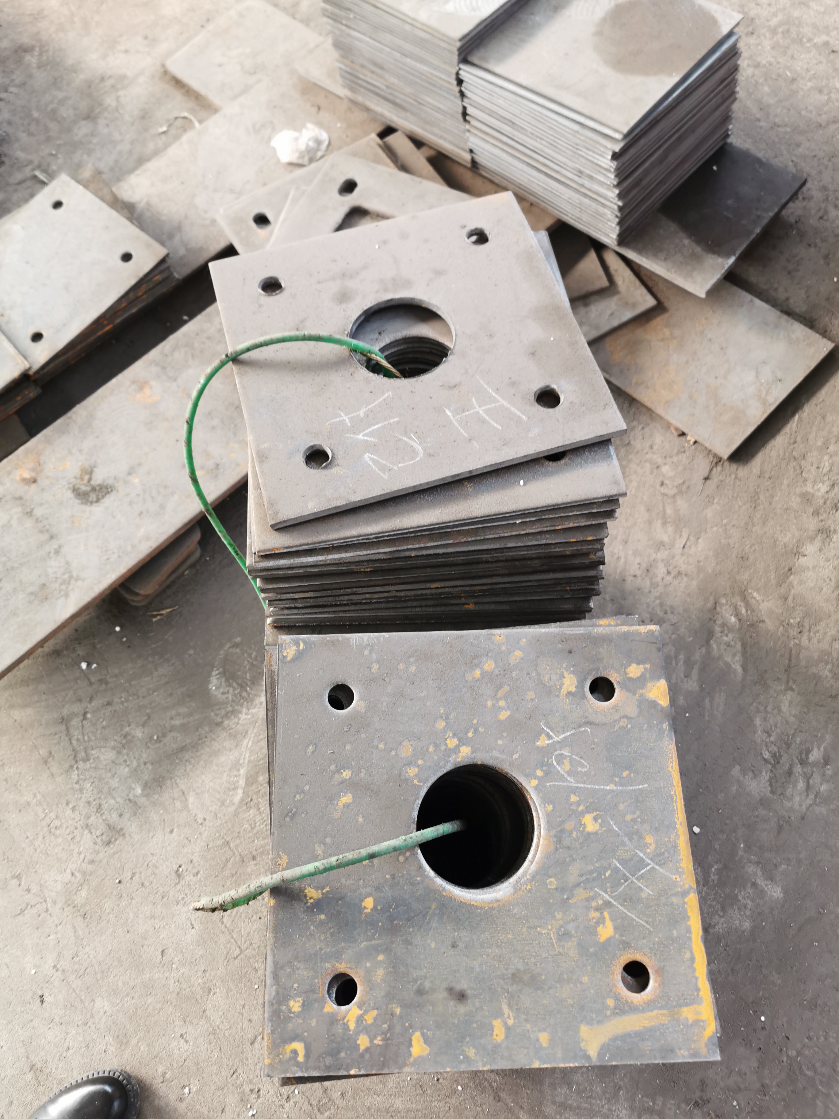 Galvanized Steel Guardrail Post For Roadway Safety On Highway Anti-Collision