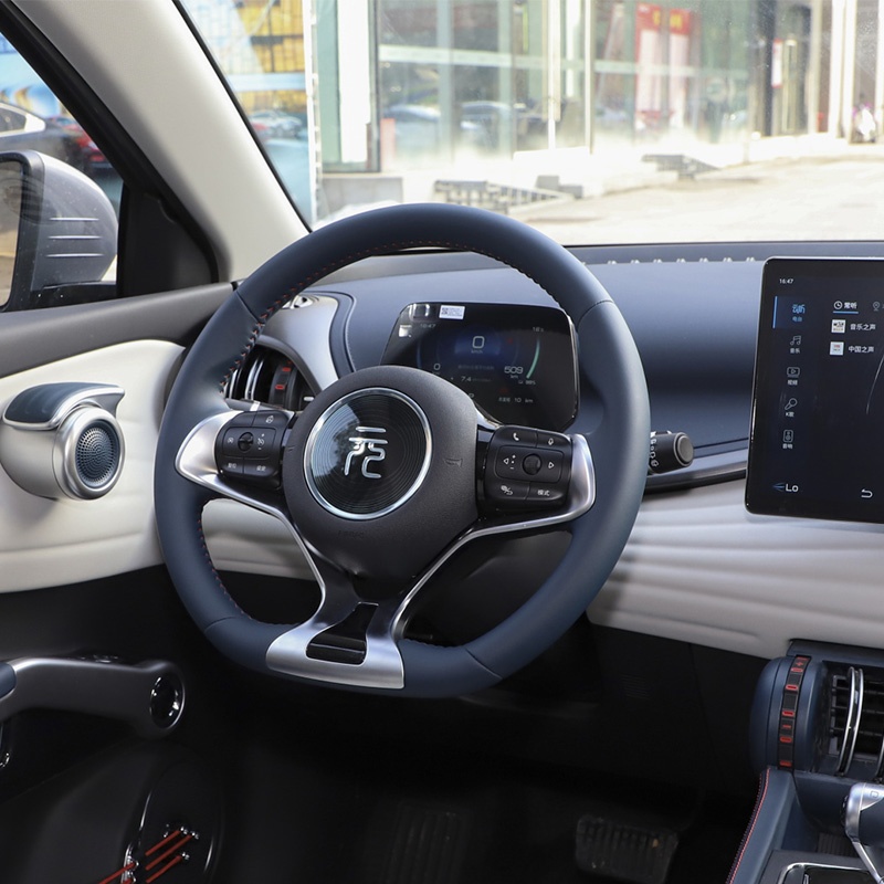 White BYD Yuan PLUS CLTC510km The Best Four-wheel Fast EV Car for 2023 City Driving Performance
